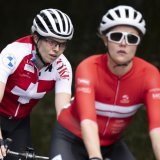 Celine Van Till (à gauche) a été battue par la Danoise Emma Lund lors de la course sur route. KEYSTONE/ENNIO LEANZA
